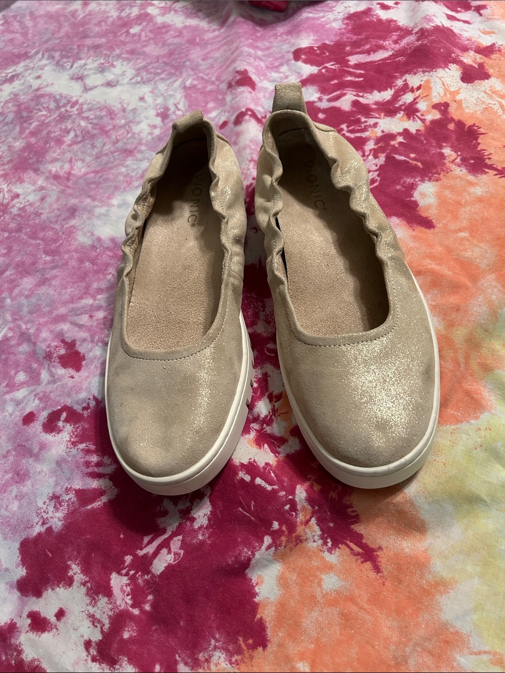 Vionic uptown ballet flat 9.5 shiny gold